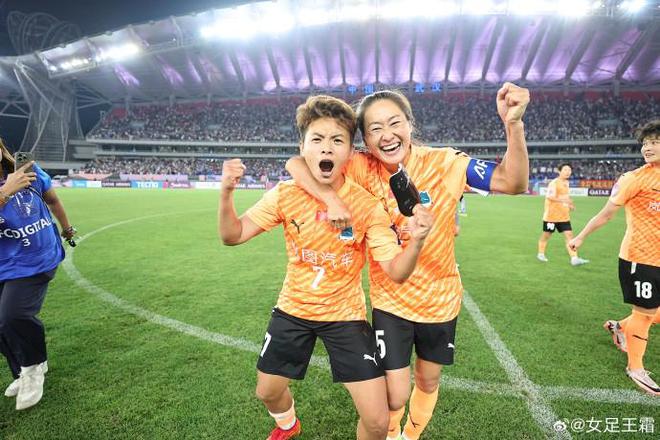 王霜亞冠奪冠慶典：榮譽(yù)中國(guó)，武漢江大未盡。