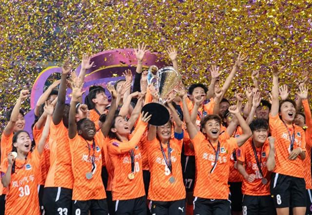 亞冠賽場(chǎng)，武體人奪魁！光彩奪目！