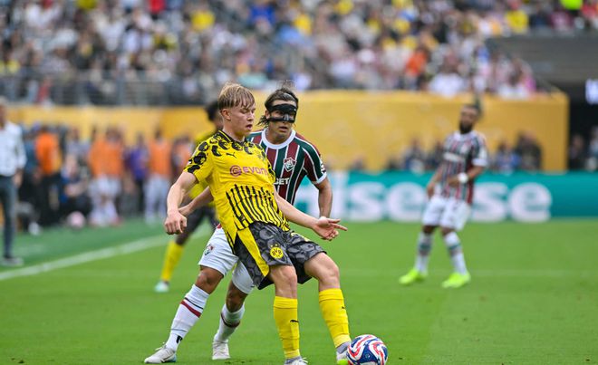 多特蒙德平弗盧米，科貝爾撲救神勇，小貝林首秀亮相。