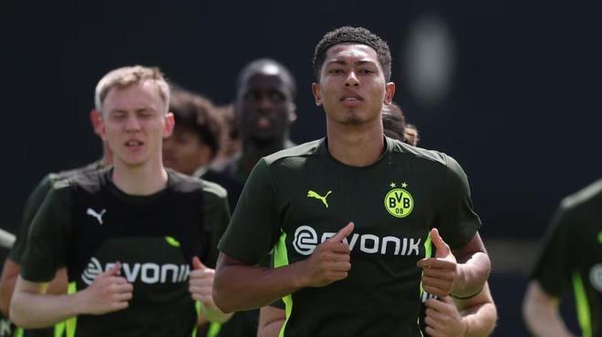 多特蒙德VS弗魯米嫩塞首發(fā)預(yù)測(cè)：吉拉西領(lǐng)跑鋒線，小貝林首發(fā)。