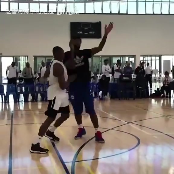 最好的恩比德早期恩比德與比永博單挑中展現(xiàn)頂級(jí)天賦