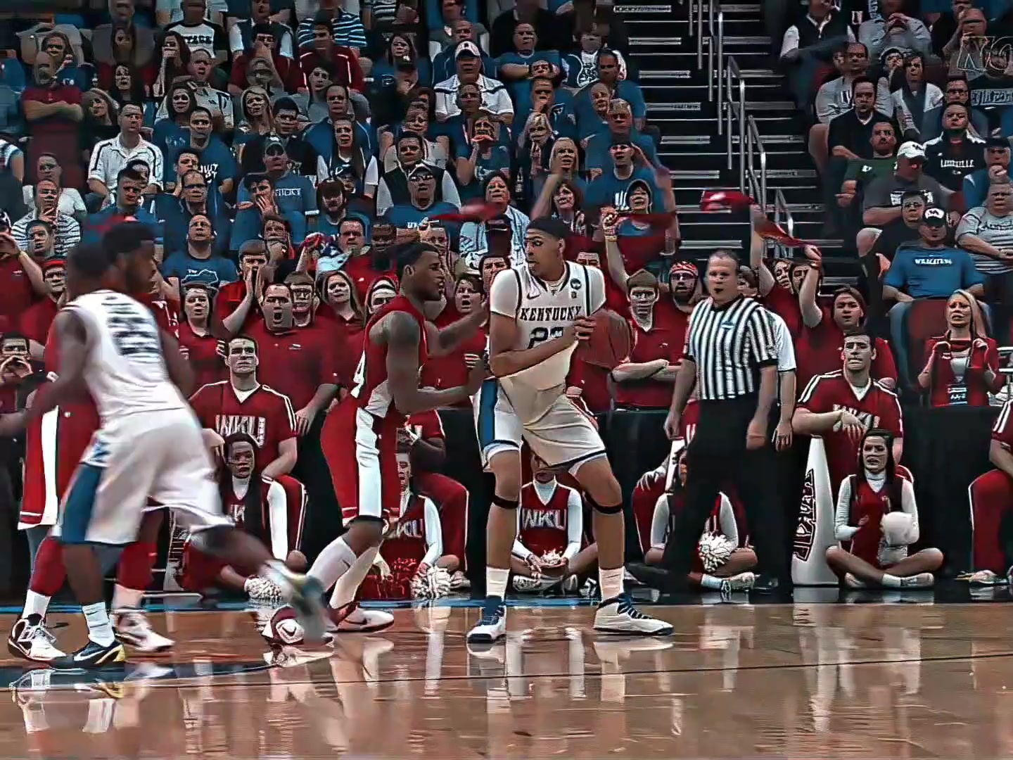 怪不得大學就能和夢之隊合練大學時期的濃眉原來是這樣打球啊