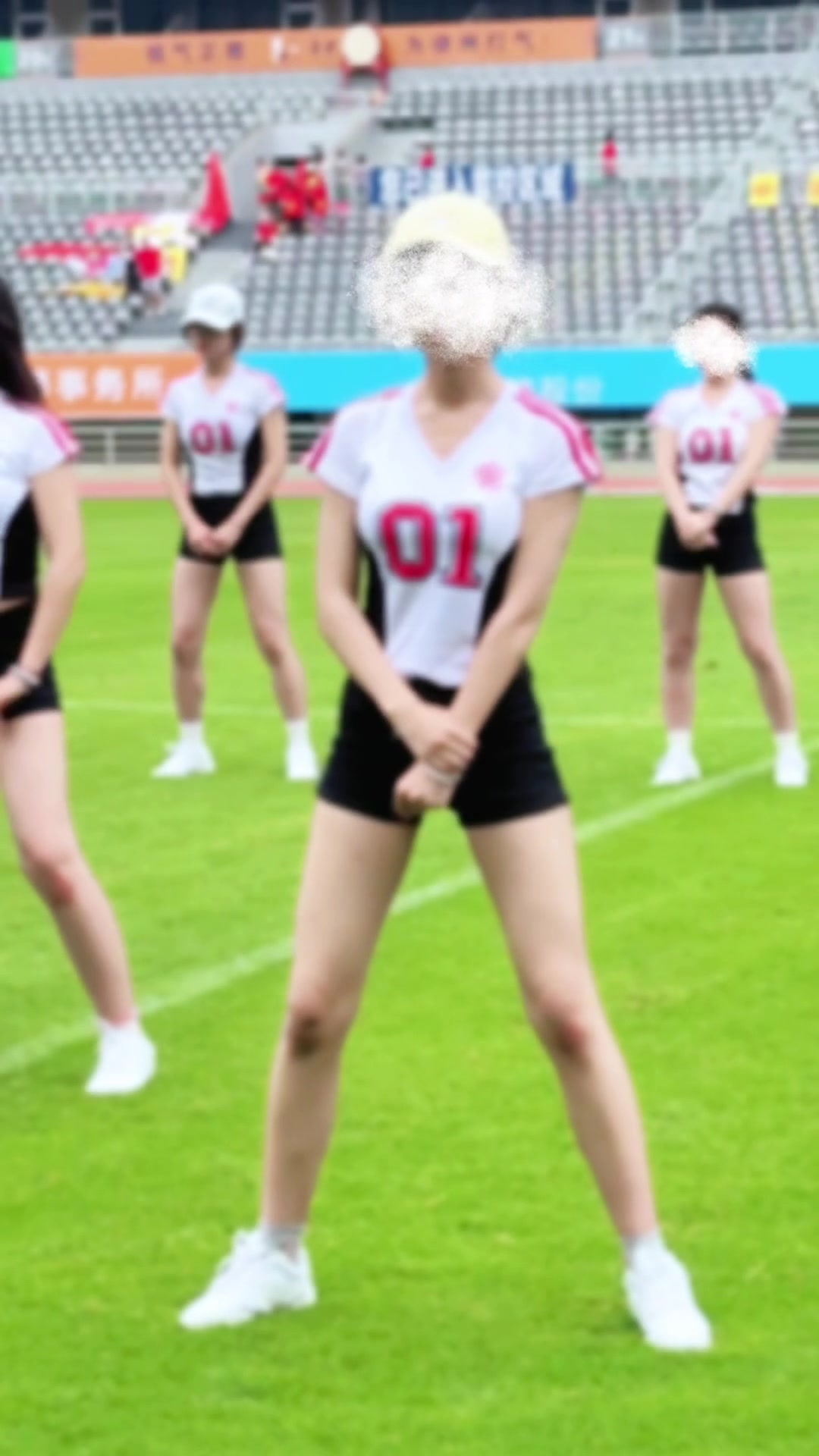 蘇超徐州隊(duì)派出最美啦啦隊(duì)天團(tuán)網(wǎng)友從現(xiàn)在開始我是徐州球迷