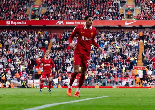 藥廠紅軍轉(zhuǎn)會費分歧，滕帥扎卡為核心。