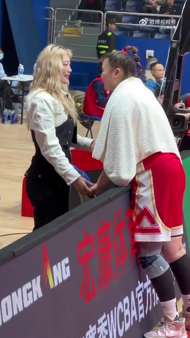 看得出來李夢(mèng)也很喜歡大寶貝呀