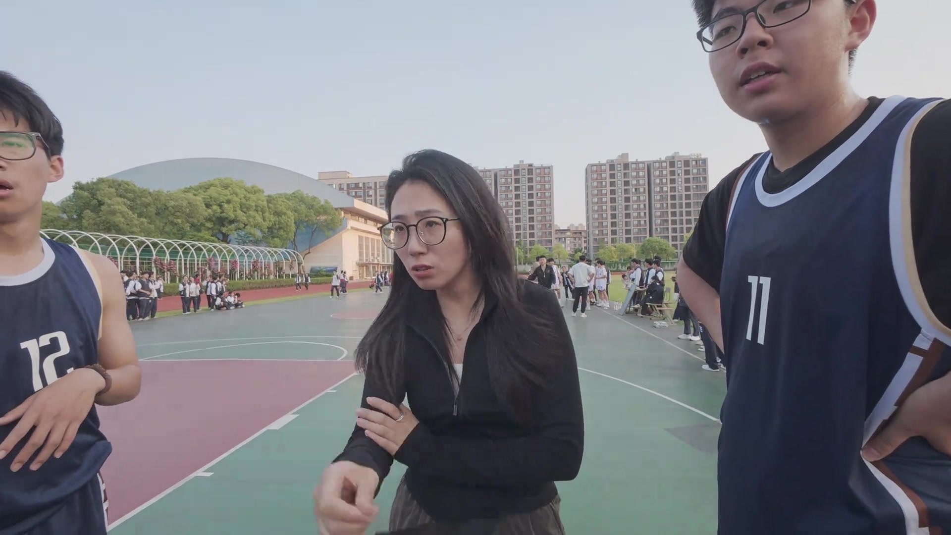 當我們的班賽教練是女化學老師那很有化學反應了