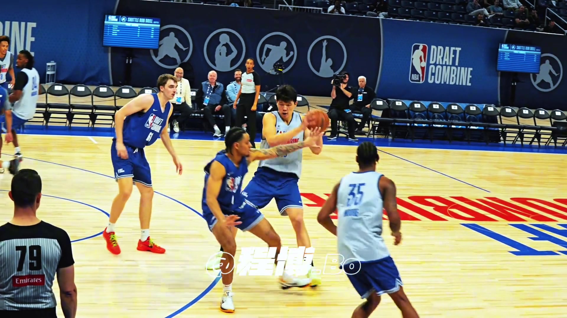 這不比開拓者那幾個內(nèi)線強(qiáng)楊瀚森這手妙傳真有約基奇內(nèi)味兒