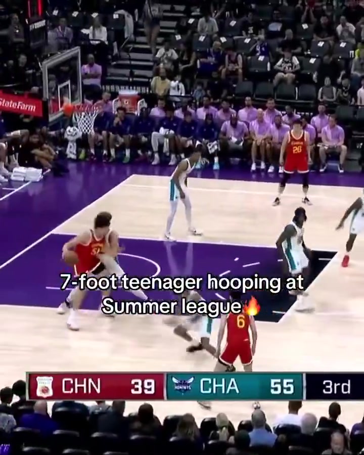 有眼光美國球迷博主發(fā)視頻稱開拓者選中了中國版的約基奇