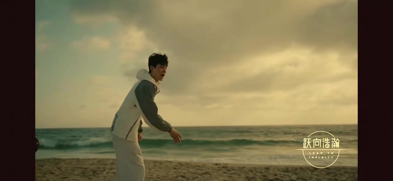 未來你們會更加認識他楊瀚森選秀前在美國被一群小伙子要合影