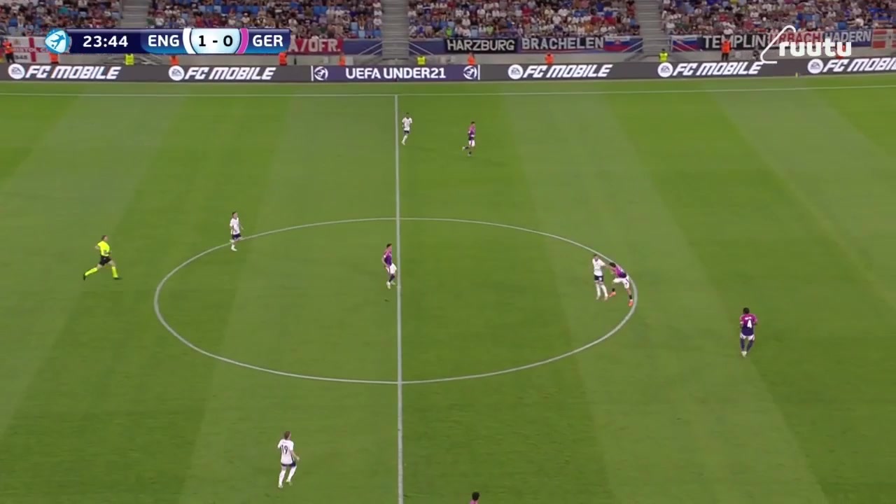 英格蘭2-0領(lǐng)先德國(guó)麥卡蒂送助攻哈欽森抽射破門(mén)空翻慶祝