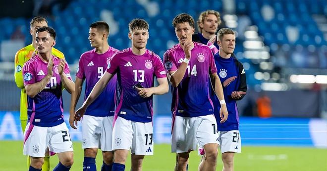 21歲德甲新星，后防領(lǐng)袖，英超豪門爭搶的希望之星。