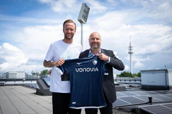 官方：波鴻簽下柏林聯(lián)后衛(wèi)福格特，33歲，至2027年。