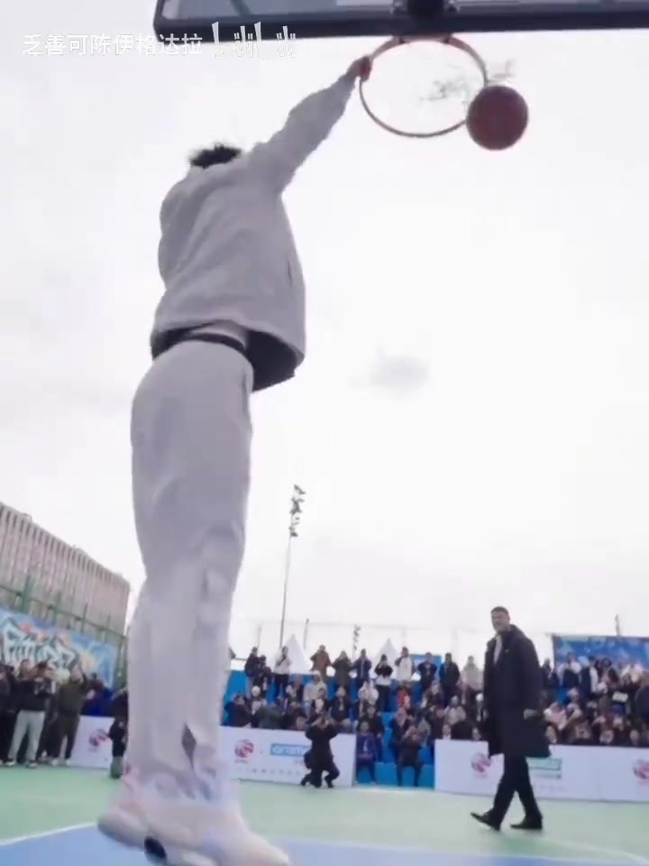 姚明把球傳給楊瀚森多年后這一定會成為名場面