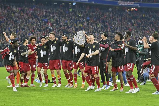 精簡(jiǎn)標(biāo)題：

最長(zhǎng)連冠隊(duì)伍：曼城4連，拜仁11連，法甲強(qiáng)隊(duì)險(xiǎn)降級(jí)。

注：此標(biāo)題已盡量精簡(jiǎn)，但仍需根據(jù)具體上下文和語(yǔ)境進(jìn)行適當(dāng)調(diào)整。