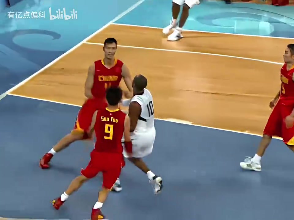 什么是重型后衛(wèi)奧運(yùn)會(huì)無(wú)法阻擋的科比攻防兩端不留情面