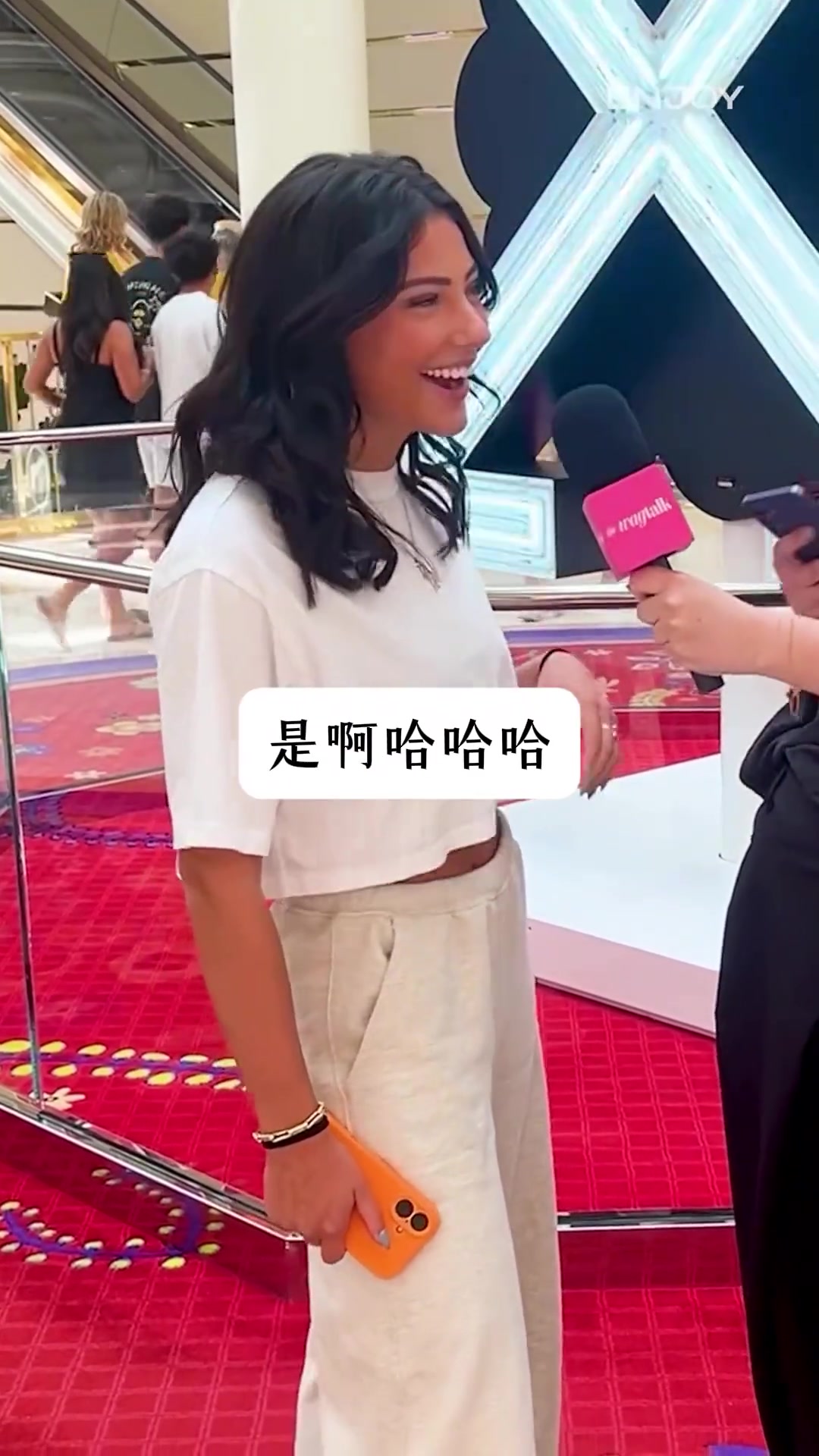 猜猜她是哪個(gè)NBA球員的女友