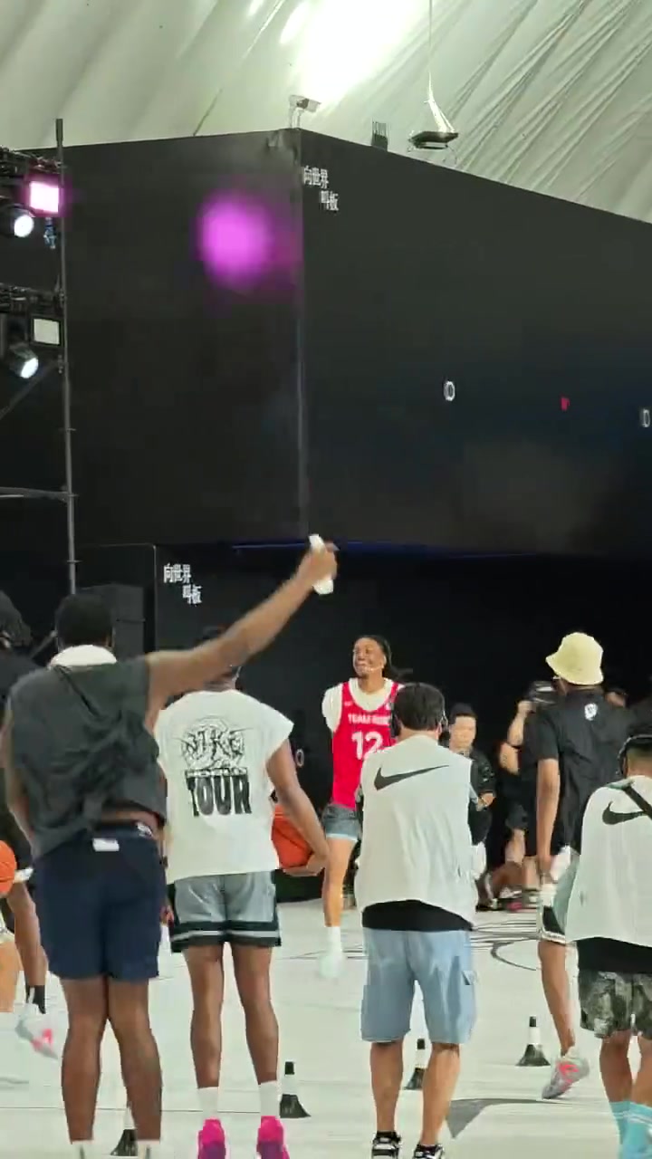 看來莫蘭特在中國真的玩得很開心啊