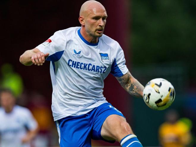 柏林赫塔中衛(wèi)無礙不隊長，戰(zhàn)沙爾克必爭1分。