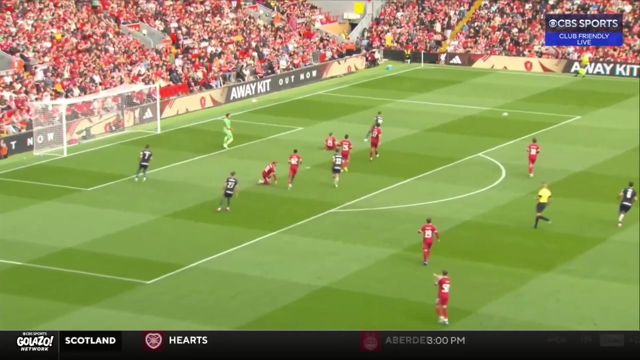 永遠(yuǎn)的利物浦20號利物浦vs畢巴比賽第20分鐘全場鼓掌致敬若塔