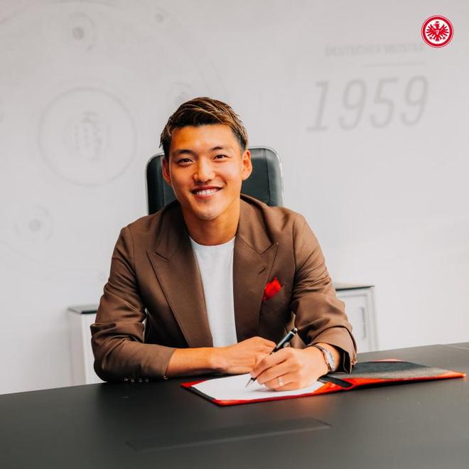 2200萬轉(zhuǎn)會費(fèi)，27歲日本國腳堂安律加盟法蘭克福，簽約5年。