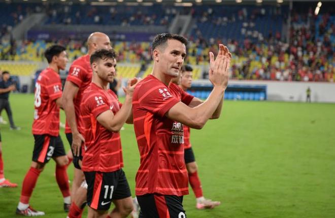 足球報(bào)：業(yè)內(nèi)人士認(rèn)為，蓉城3-0開啟亞洲頂級(jí)俱樂(lè)部之路