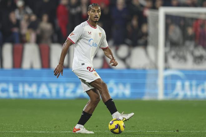 德天藥企談巴代引進(jìn)，已與球員簽協(xié)議，預(yù)計(jì)總價(jià)3000萬歐。