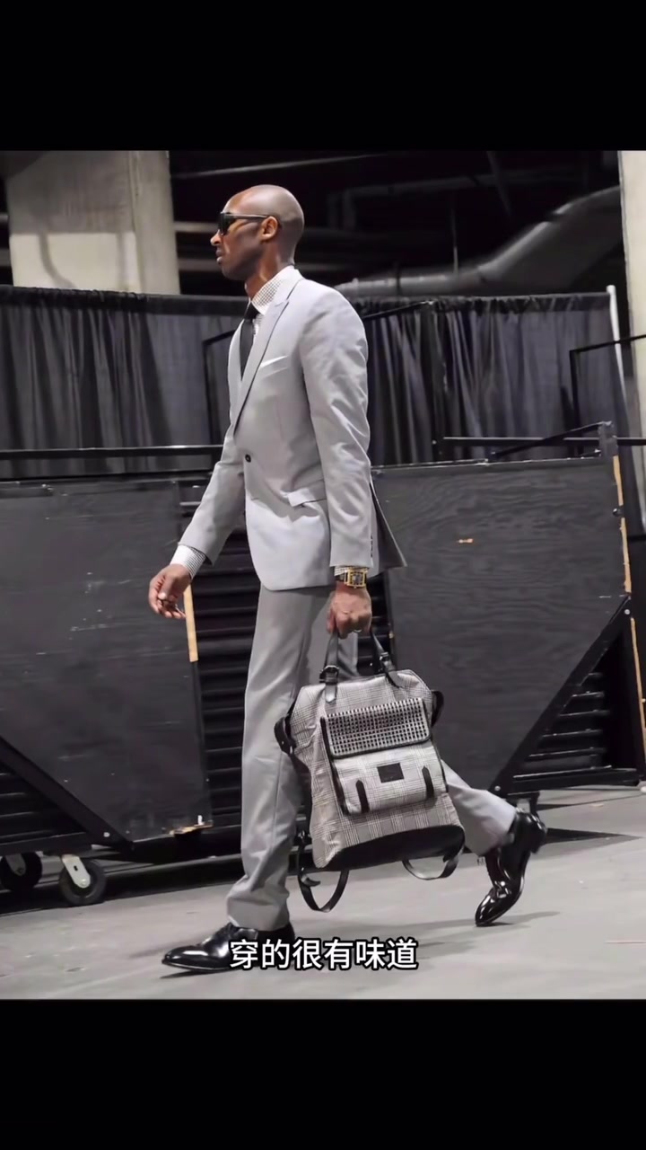 女博主銳評(píng)NBA球星穿搭詹姆斯小卡KD依舊穩(wěn)定發(fā)揮