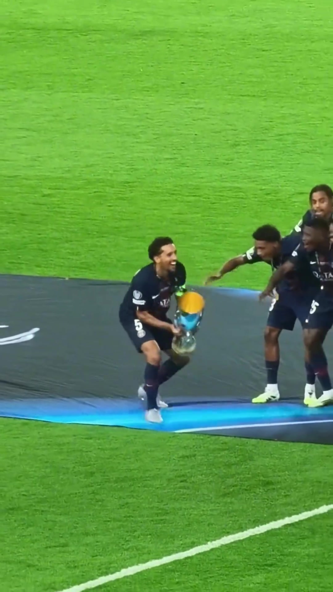 加冕五冠王巴黎點球大戰(zhàn)65熱刺隊史首奪歐超杯冠軍