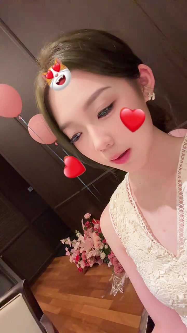 玉昆女主持看著皮膚好好電視臺女主持都是這個標準嘛