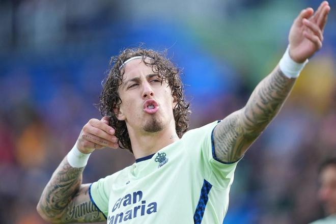 圖片報(bào)：萊、羅退，多特近簽法比奧-席爾瓦。