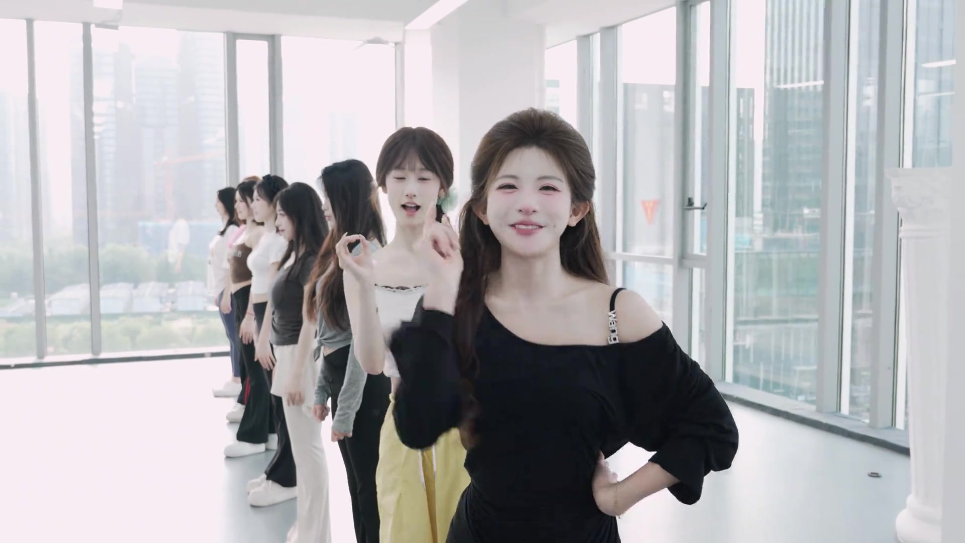 蘇超小姐姐高抬一字馬為常州加油你們準備好進球了嘛