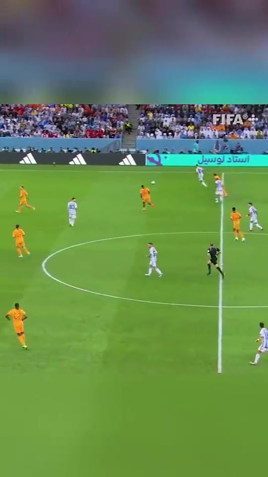 德容永遠(yuǎn)不會(huì)忘記梅西對(duì)陣我們的那記傳球甚至在夢(mèng)里都不可能