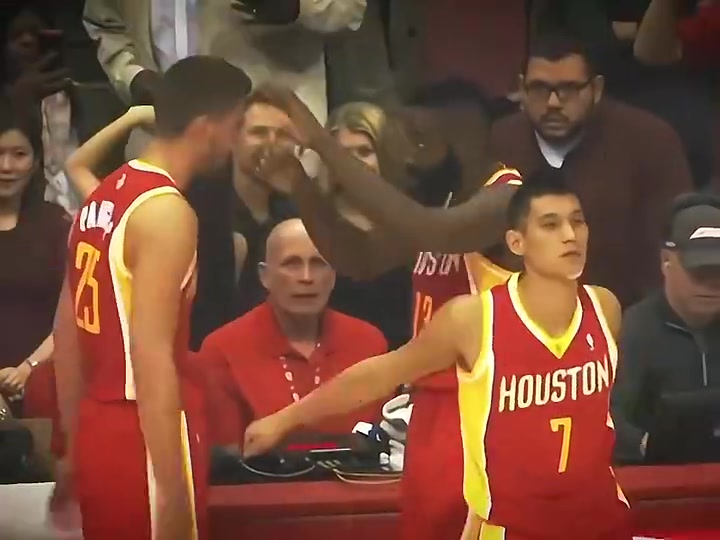 當(dāng)年火箭一道靚麗風(fēng)景線哈登書豪帕森斯獨(dú)特的開場(chǎng)儀式