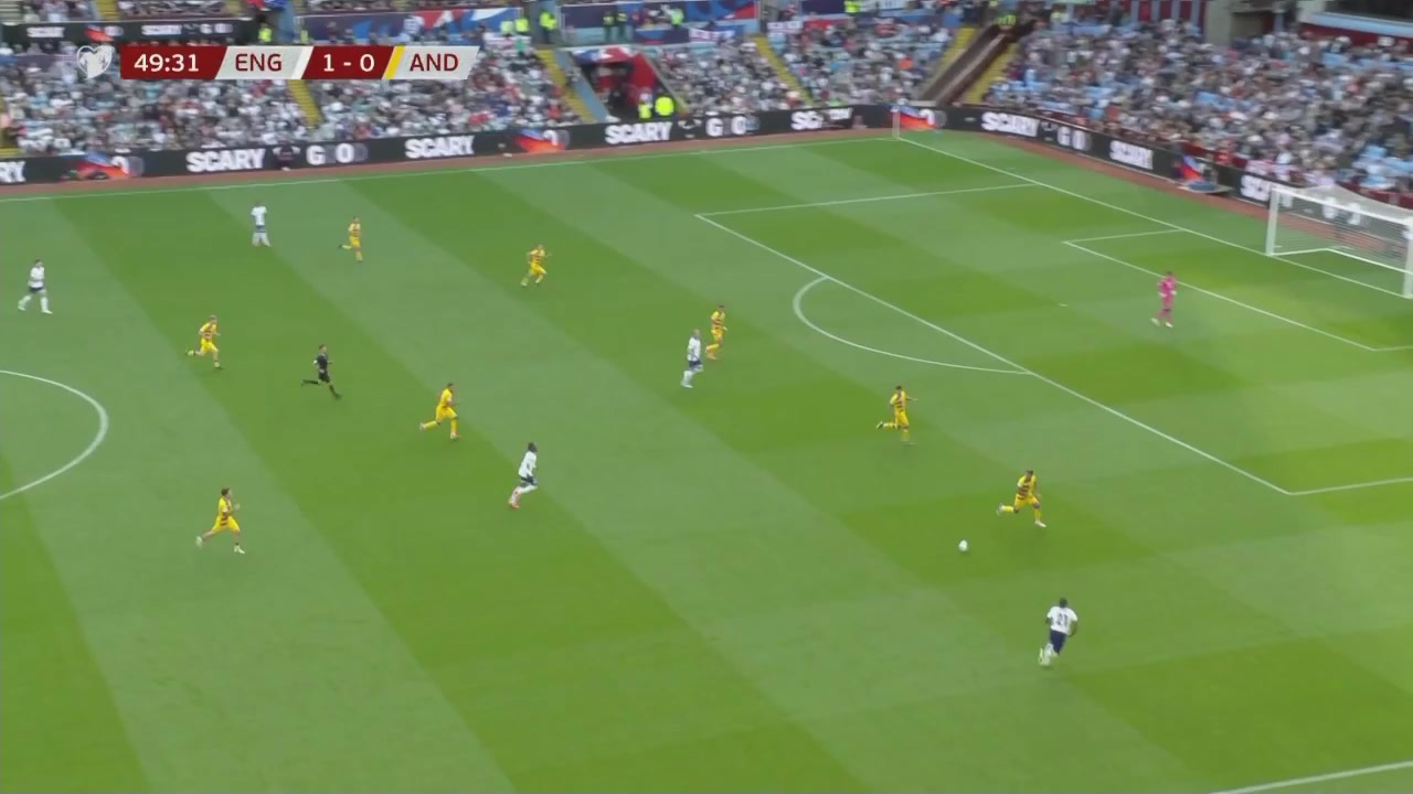 連失良機(jī)馬杜埃凱過(guò)人妙傳埃澤爆射被撲拉什福德補(bǔ)射打偏