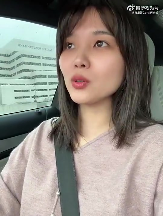 笑死烤肉姐爆料出去吃飯一黑人沖我大喊車窗搖下來才知道是小卡