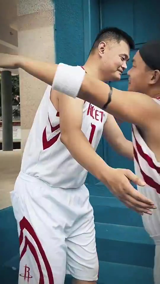 姚麥法庭見律師視頻會作為證據(jù)當(dāng)庭播放姚麥那算了撤訴