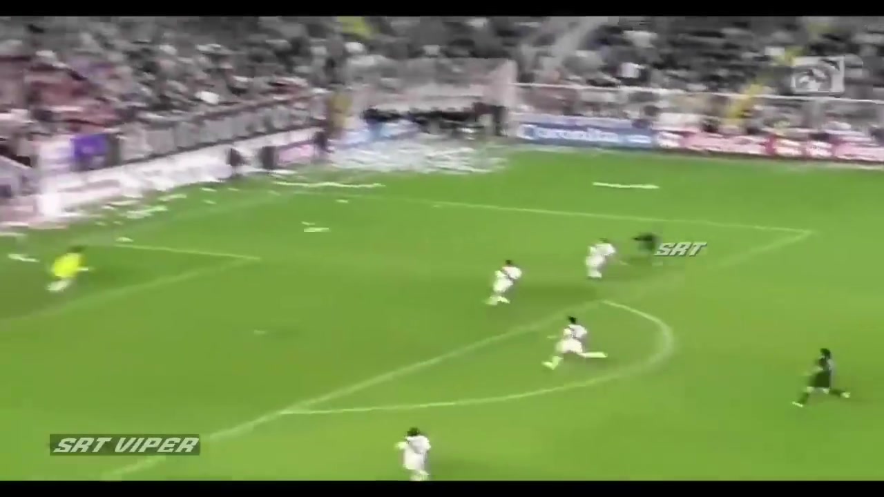 外星人拿球全場沸騰今天的戰(zhàn)術(shù)是把球傳給大羅