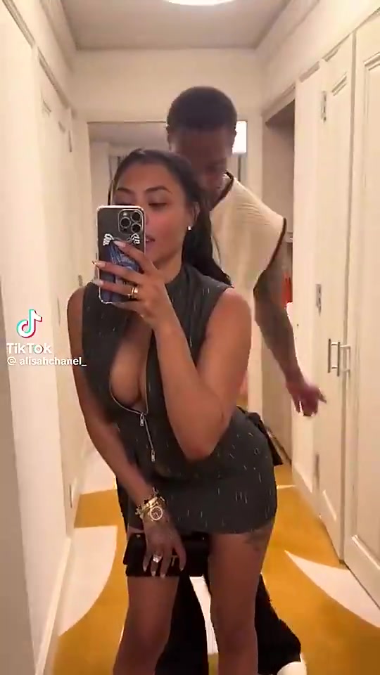 少兒不宜華盛頓曾對著鏡子狠狠抽了一下老婆