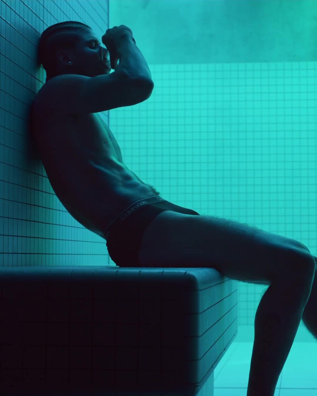 赤裸上身出鏡杰倫-格林為CK拍攝內(nèi)衣寫真這身材如何