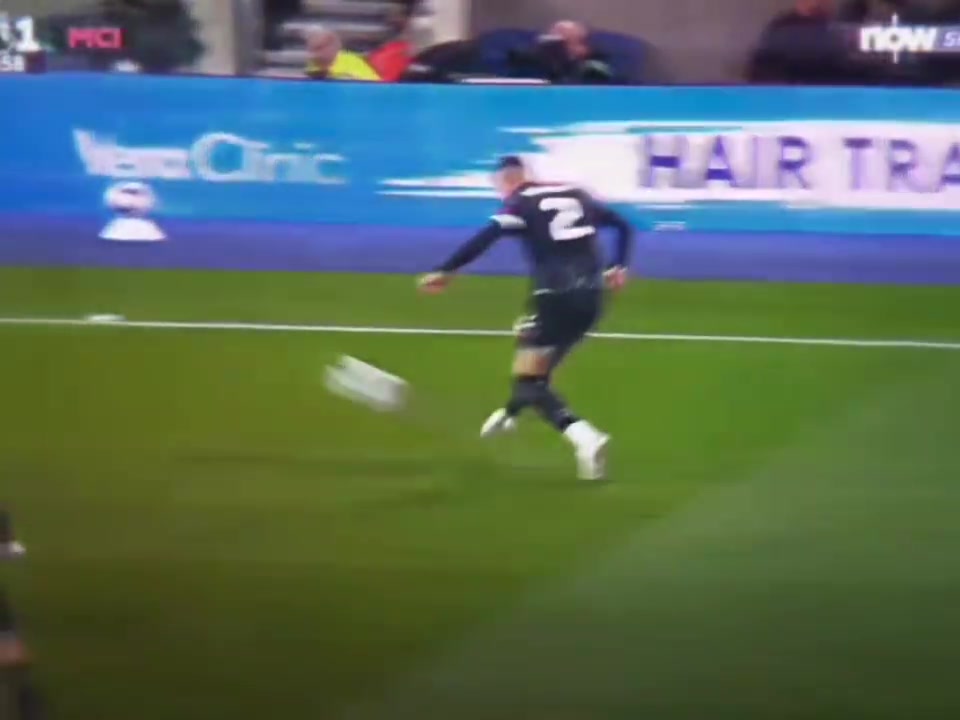 飛翔的比利時人德布勞內(nèi)曼城經(jīng)典進(jìn)球魚躍頭球絲滑慶祝