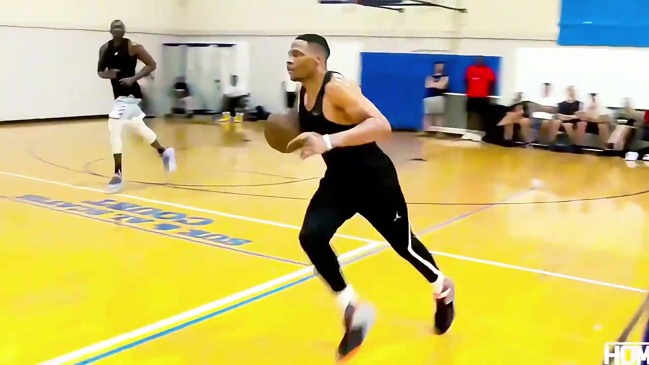 艾弗森vs威少誰歷史地位更高楊毅AI技術(shù)更強(qiáng)威少身體更好