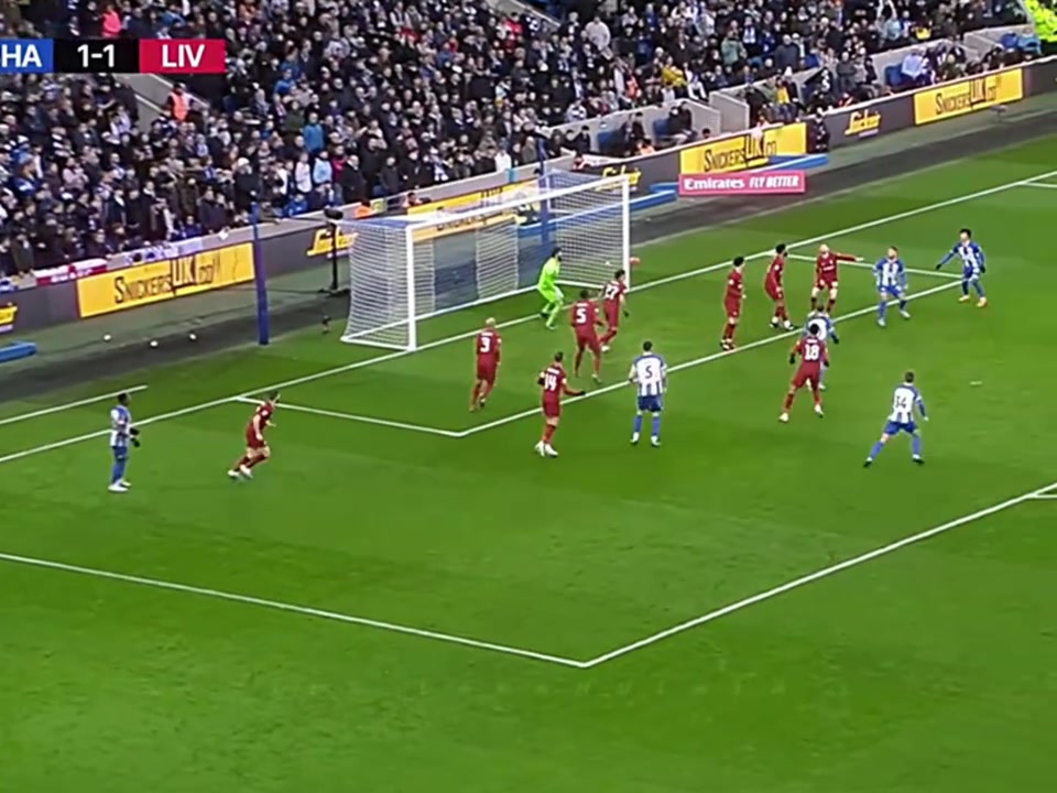 一球成名名場面三笘薰面對利物浦晃過攝像機(jī)送絕殺