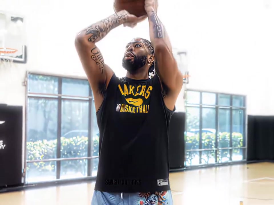 架海紫金梁濃眉這身材放古代也是個(gè)威震一方的將領(lǐng)啊