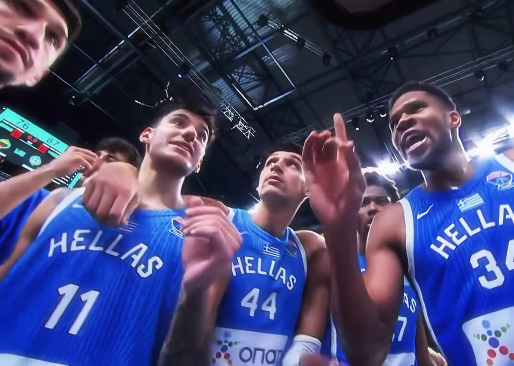 率隊(duì)晉級(jí)四強(qiáng)字母哥賽后激情訓(xùn)話我們還什么都沒(méi)贏呢