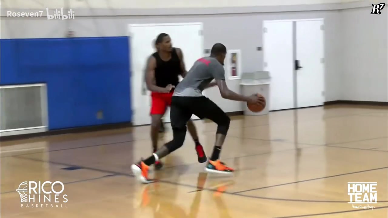 就頂著你拔已經(jīng)能預想到下賽季KD打的會有多舒服了