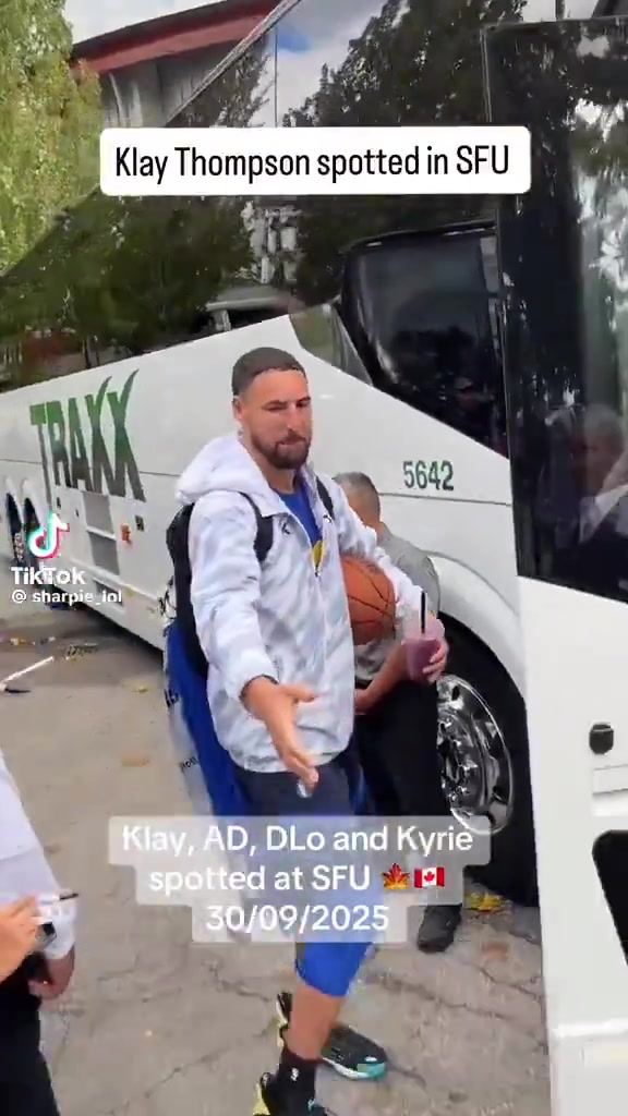 還是真愛(ài)濃眉為湖人球迷球衣簽名