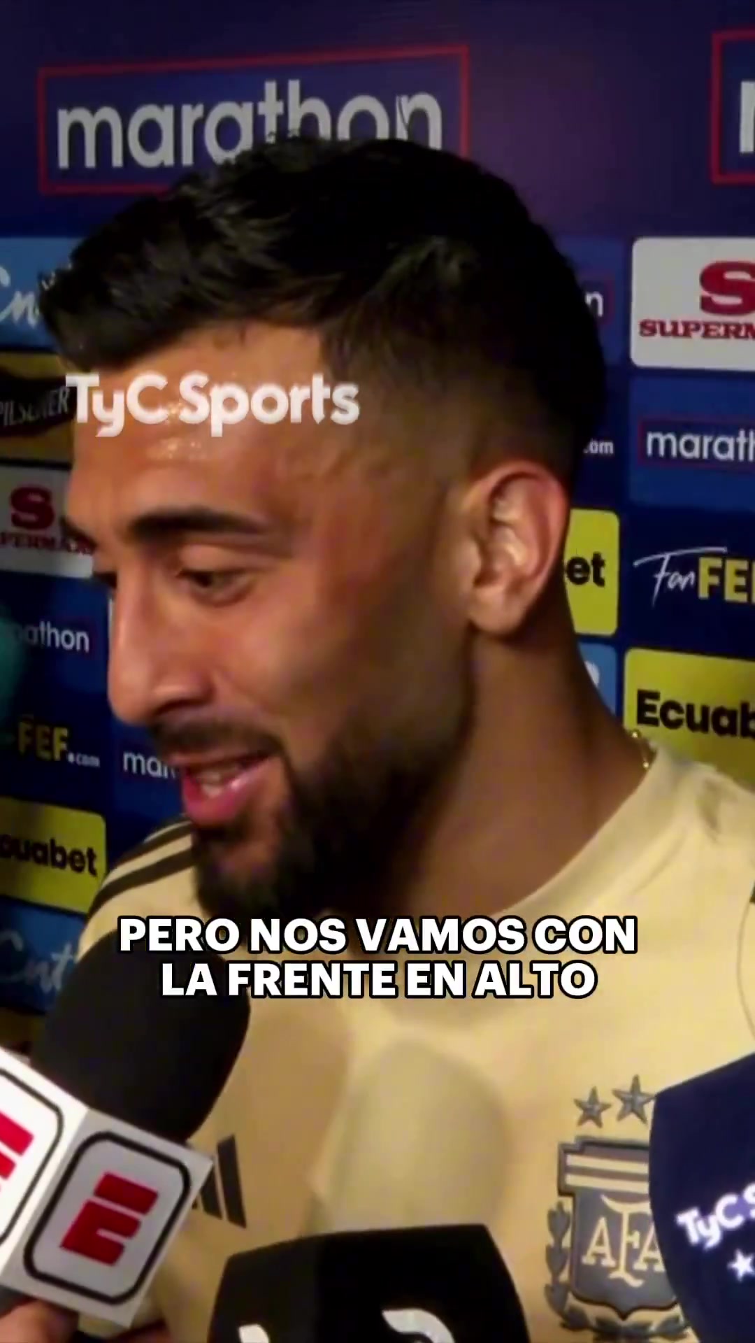 岡薩雷斯賽后調(diào)侃厄瓜多爾小伙看起來(lái)很開(kāi)心好像贏了世界杯