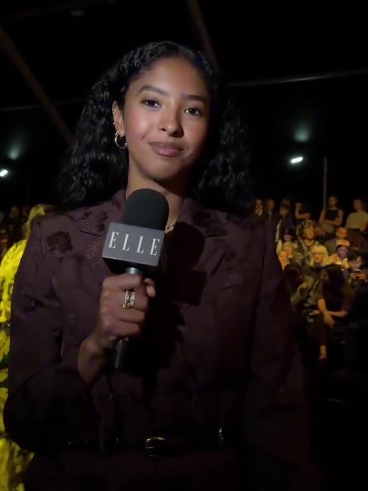 太像他了科比女兒娜塔莉亞出席活動(dòng)也算繼承父母的顏值