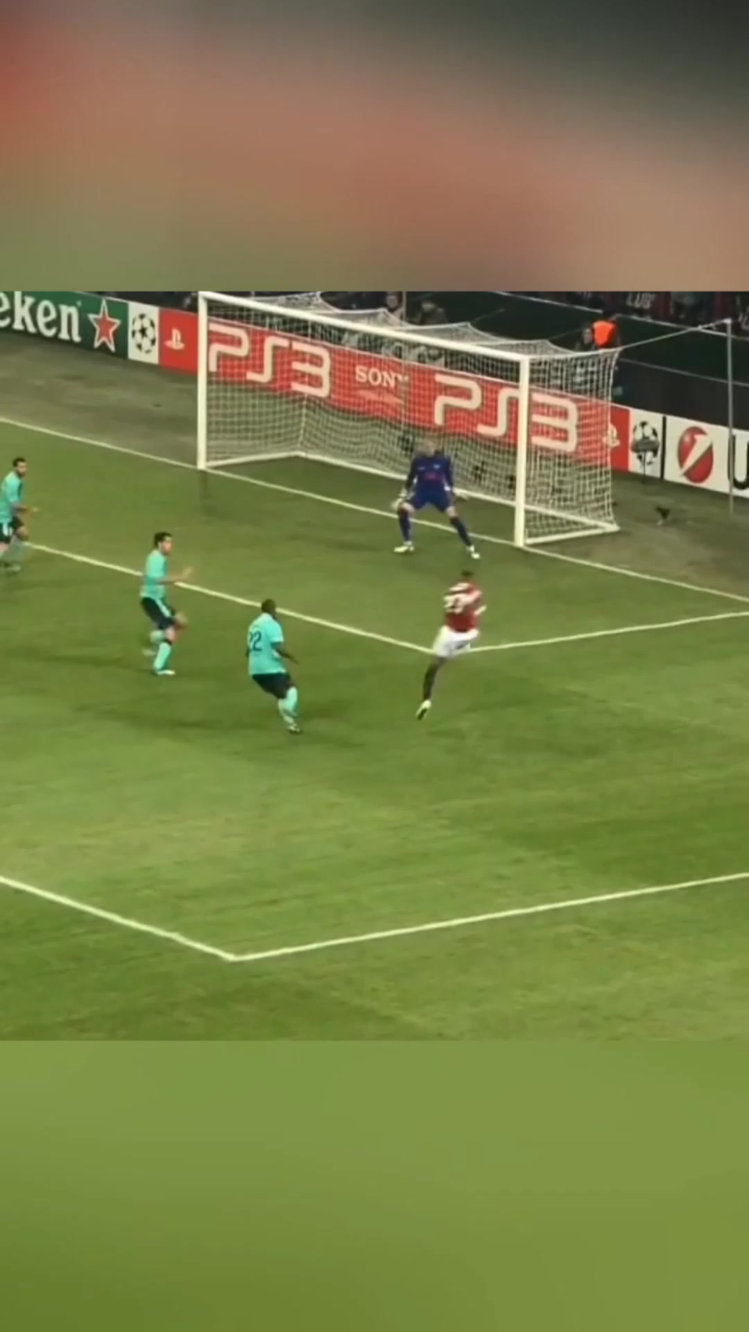 你可能不認(rèn)識凱文-博阿滕但你一定看過他的無解暴力美學(xué)