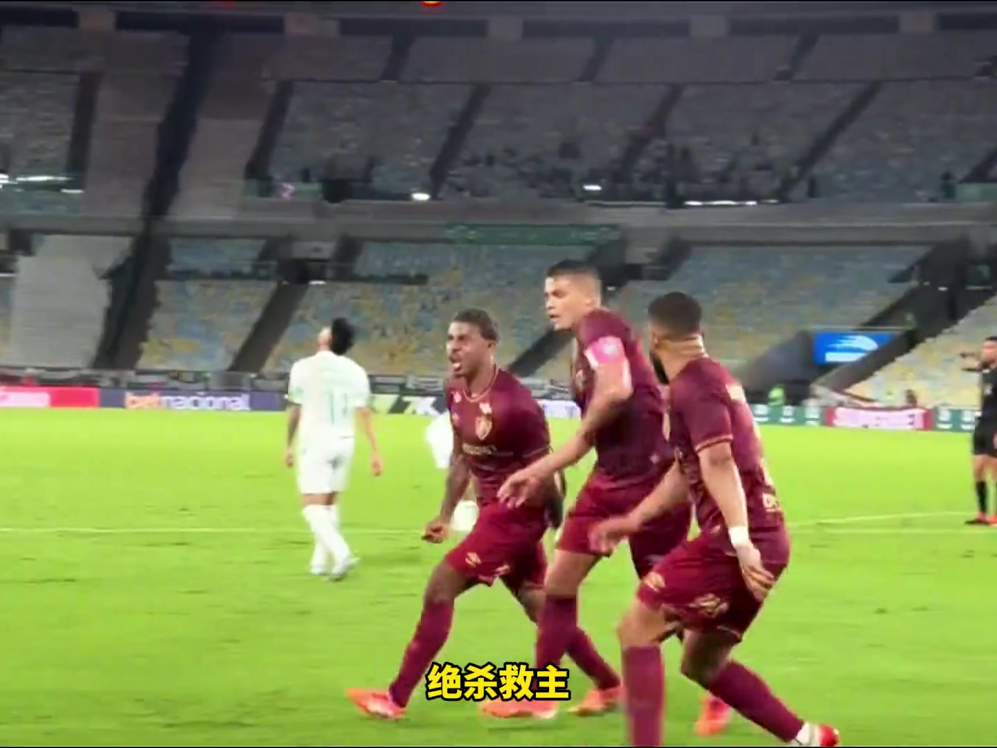 高難度動作41歲弟媳凌空側(cè)鉤絕殺救主